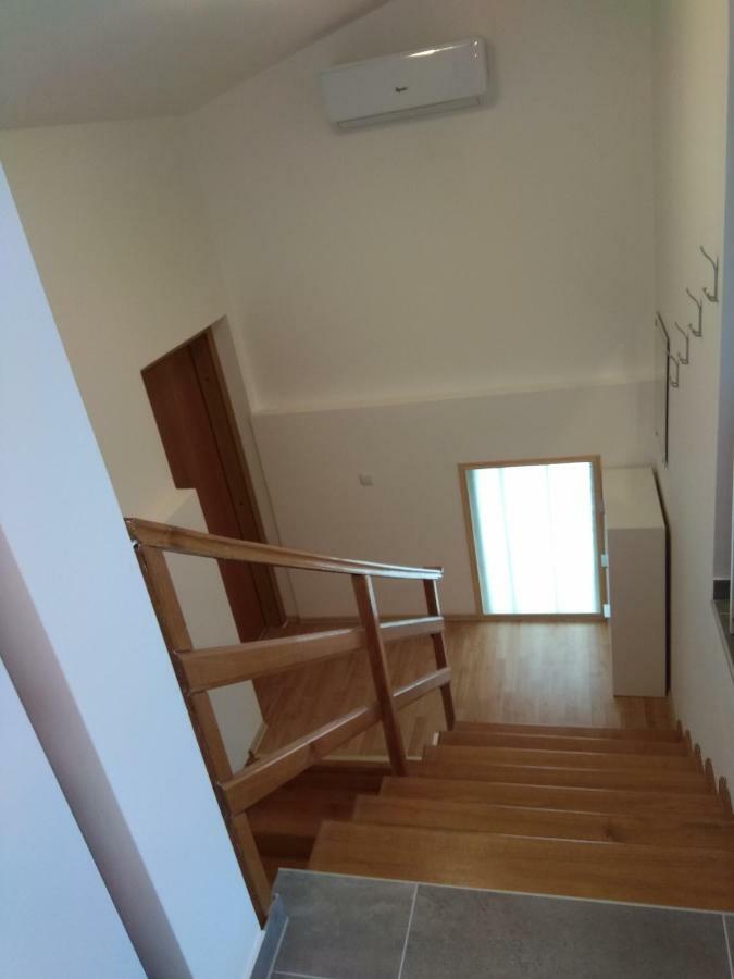 Lorber House Stinjan Apartamento PUY Exterior foto