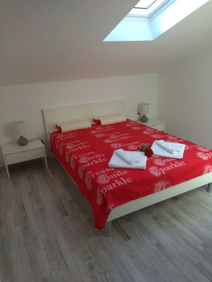 Lorber House Stinjan Apartamento PUY Exterior foto