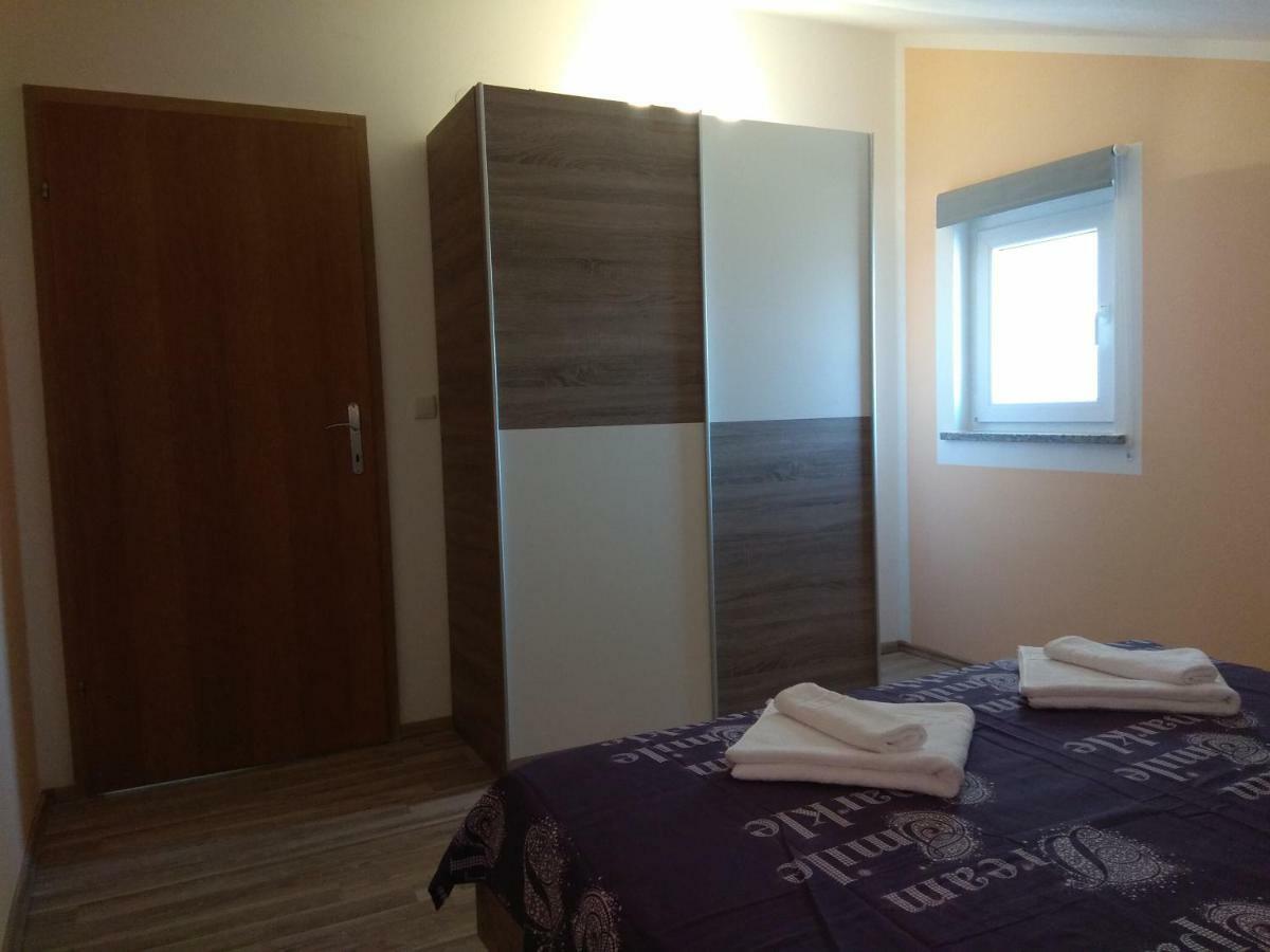 Lorber House Stinjan Apartamento PUY Exterior foto