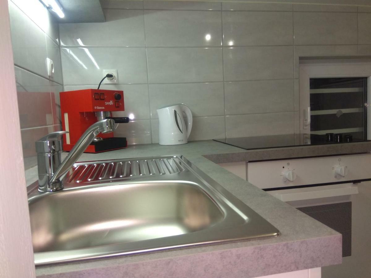 Lorber House Stinjan Apartamento PUY Exterior foto