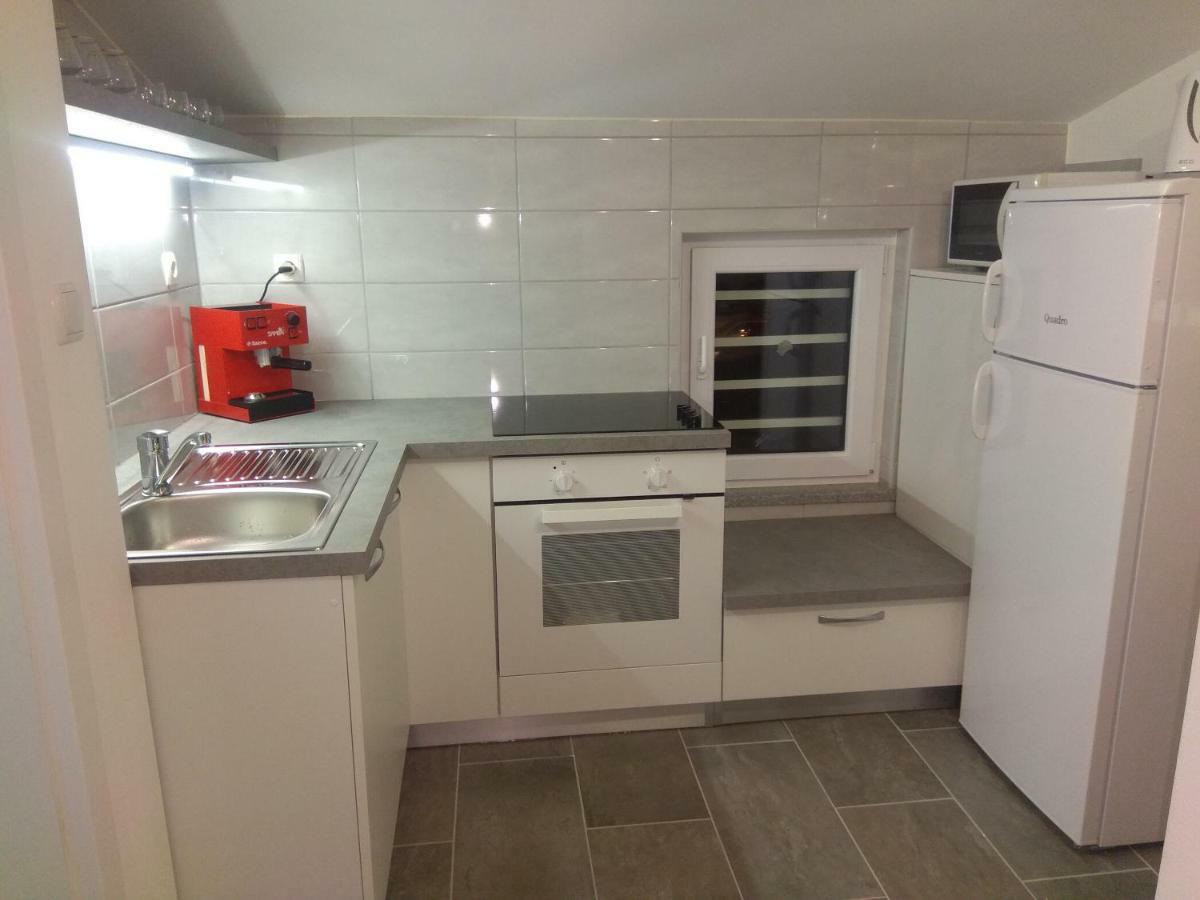 Lorber House Stinjan Apartamento PUY Exterior foto