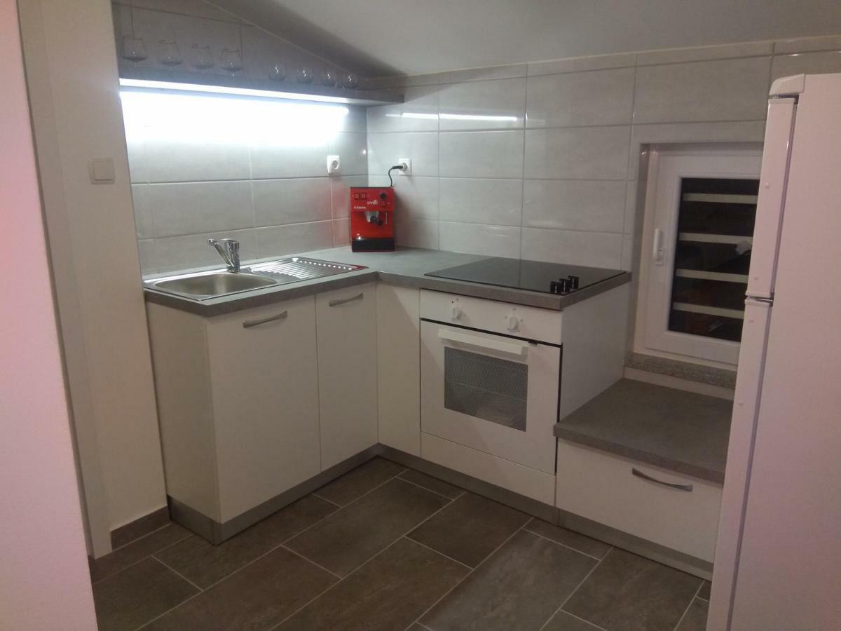Lorber House Stinjan Apartamento PUY Exterior foto